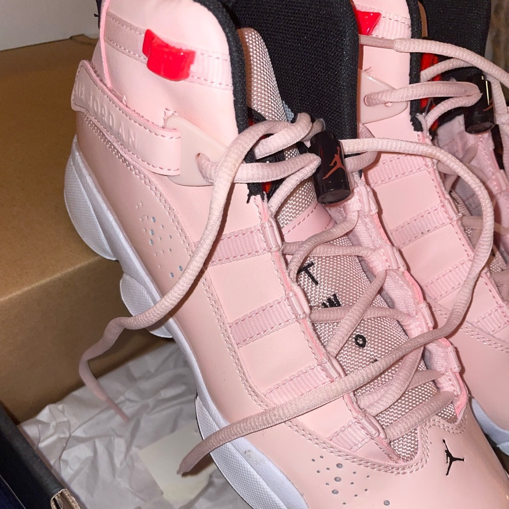 JORDANS , BRAND NEW 💓. w/ tagss.